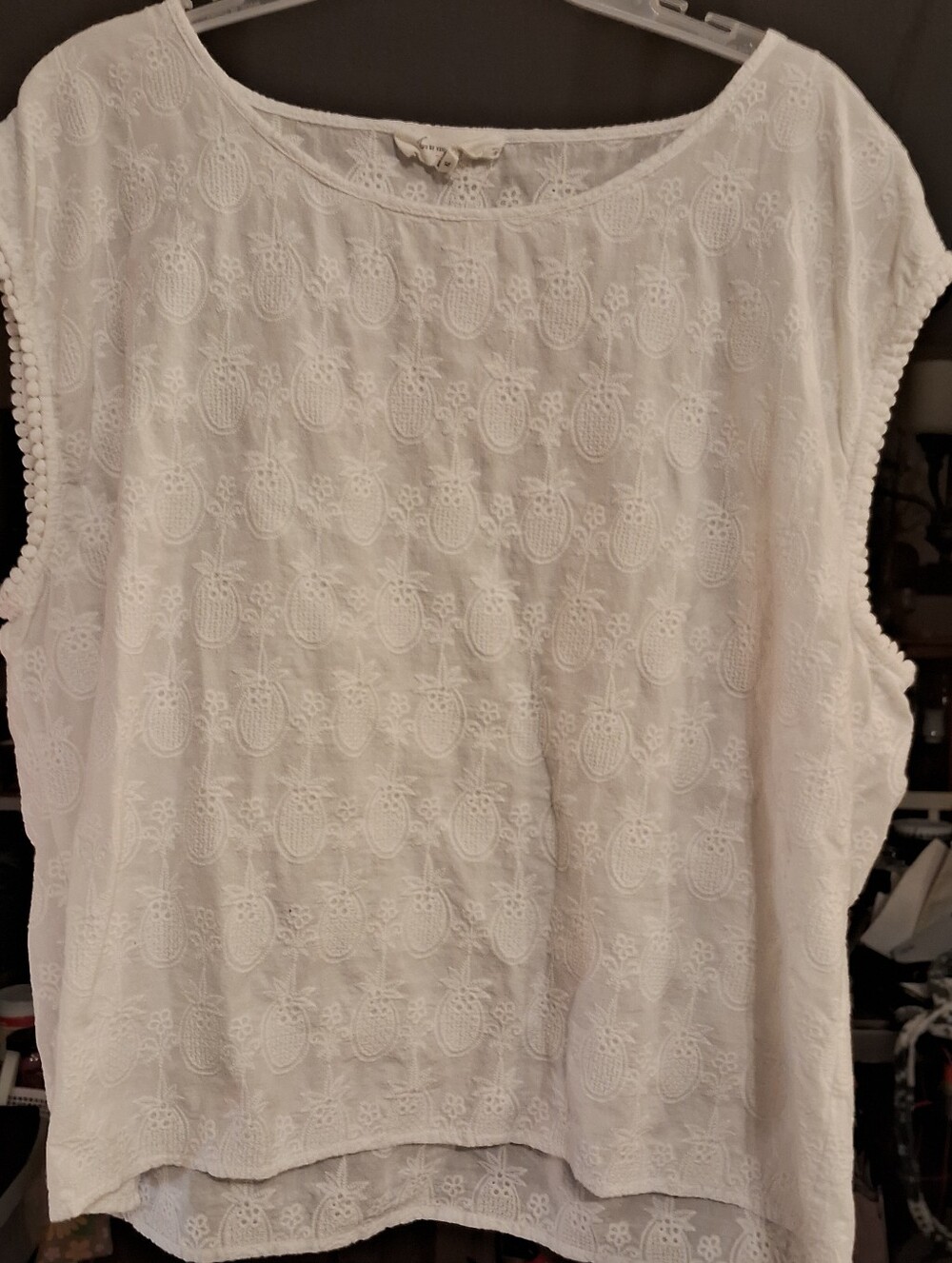 Vince Camuto White Embroidered Sleeveless Tank